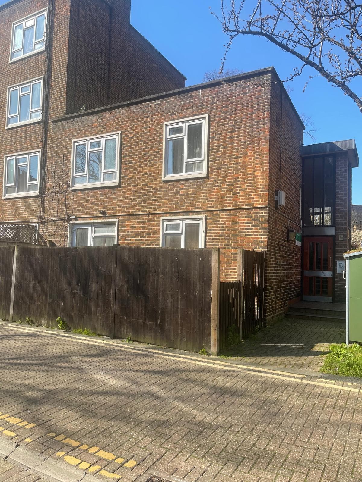 First-floor one-bedroom flat located in Islington, photo 1